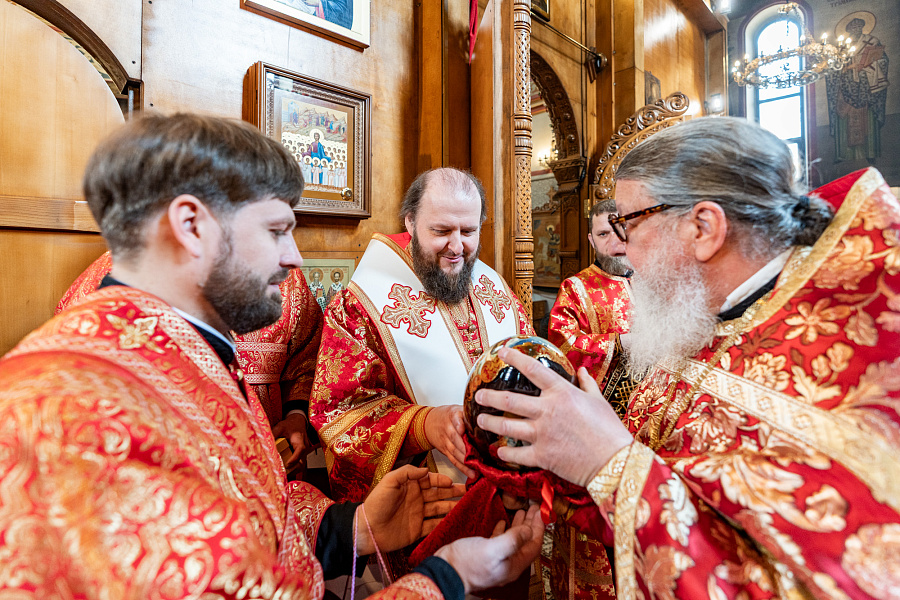 Божественная литургия в Преображенском соборе города Люберцы